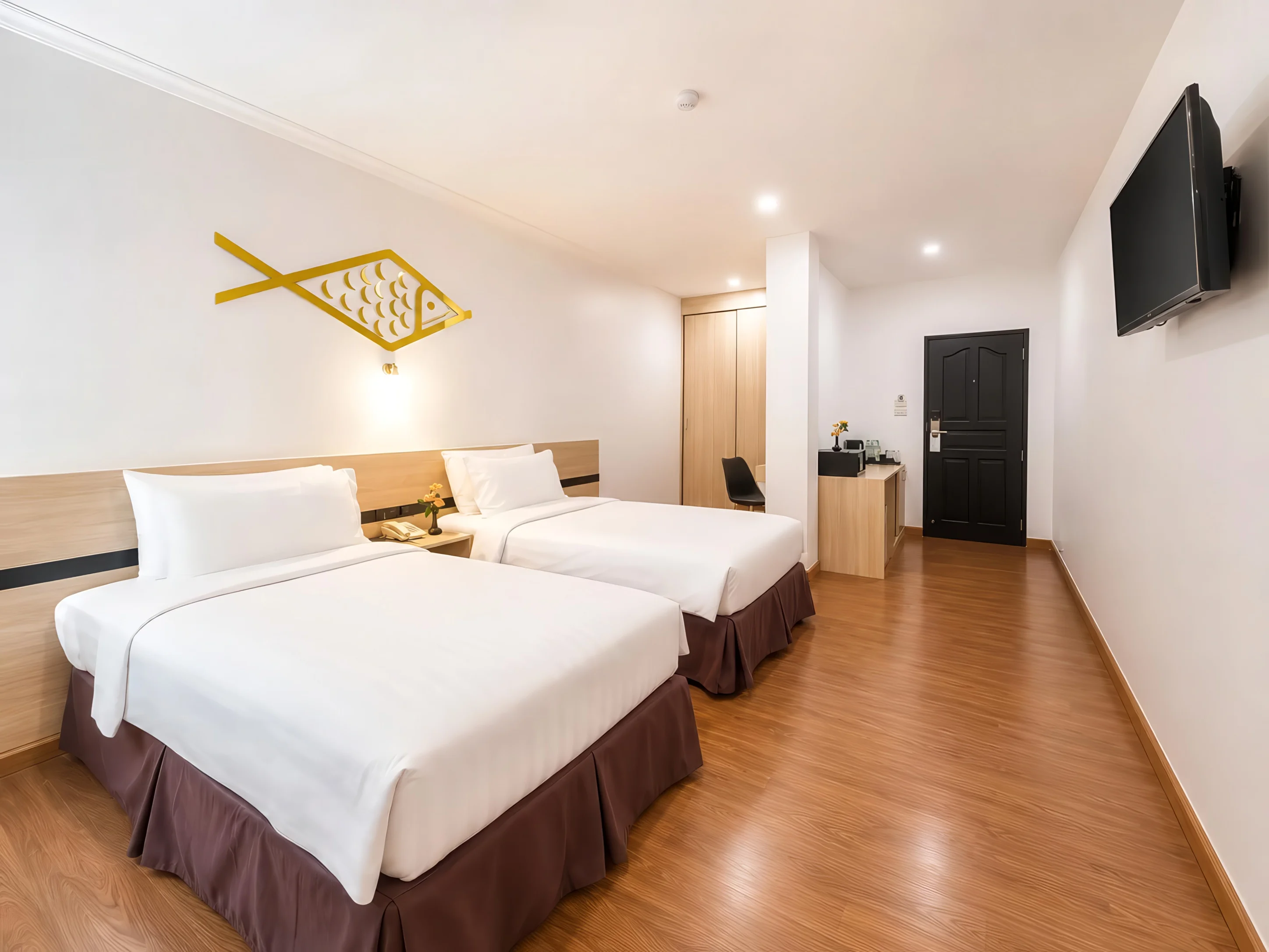 Arawana Regency North Pattaya guest room with modern furnishings