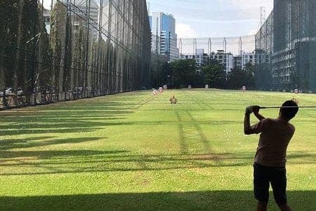 42 Tee-Off ड्राइविंग रेंज