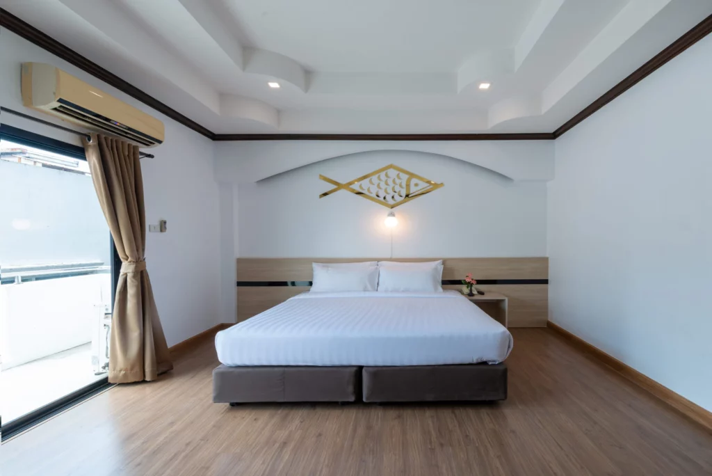 Deluxe-Corner-scaled